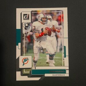 Dan Marino: Miami Dolphins, Quarterback 2022 Panini Donruss Football #130
